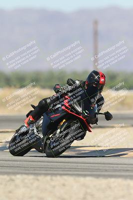 media/Oct-13-2025-Moto Forza (Mon) [[a66d839500]]/3-B Group/Session 3 (Turn 16)/
